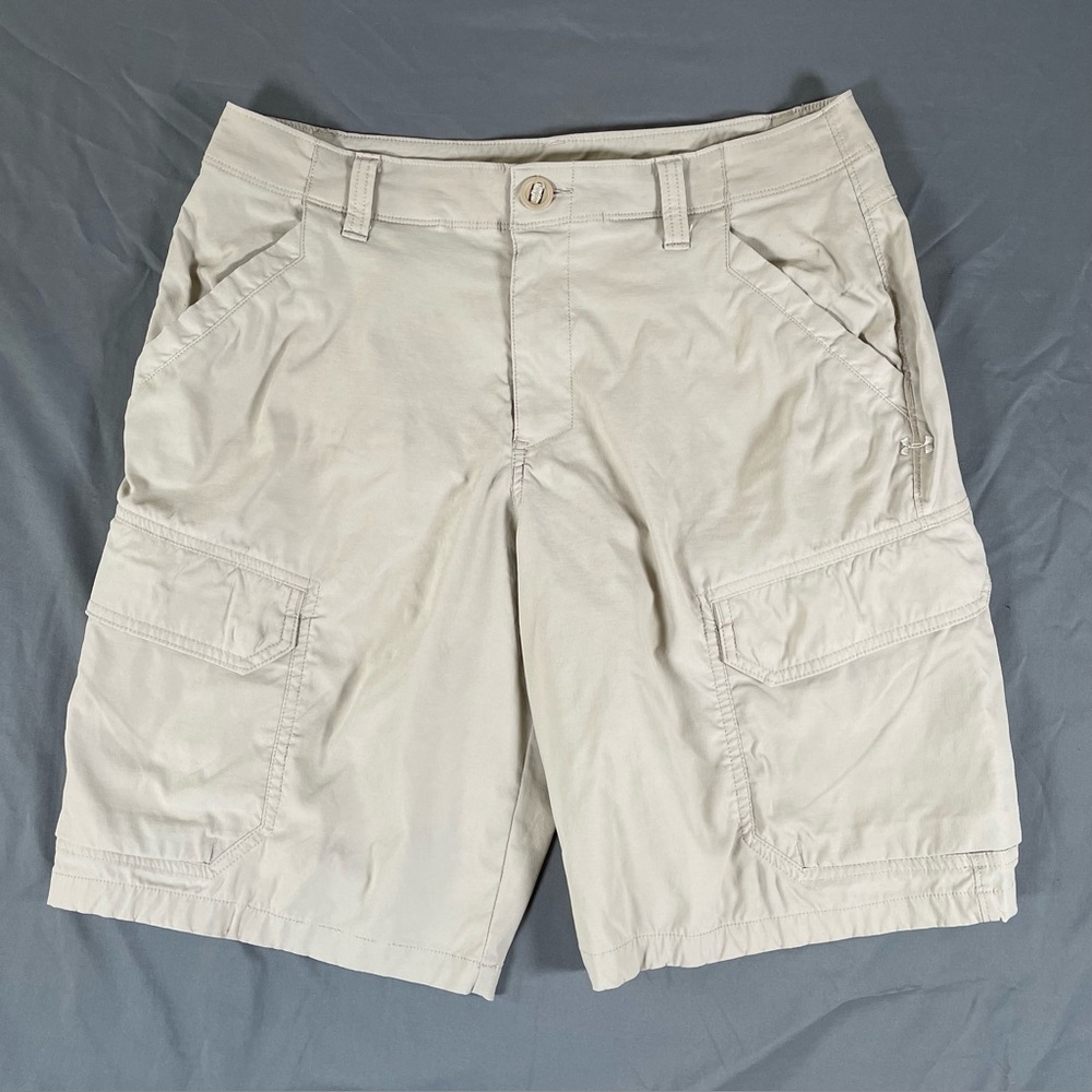 Under Armour Cargo Shorts Men's 32 Beige Snap Buttons Nylon Stretch Utility Golf